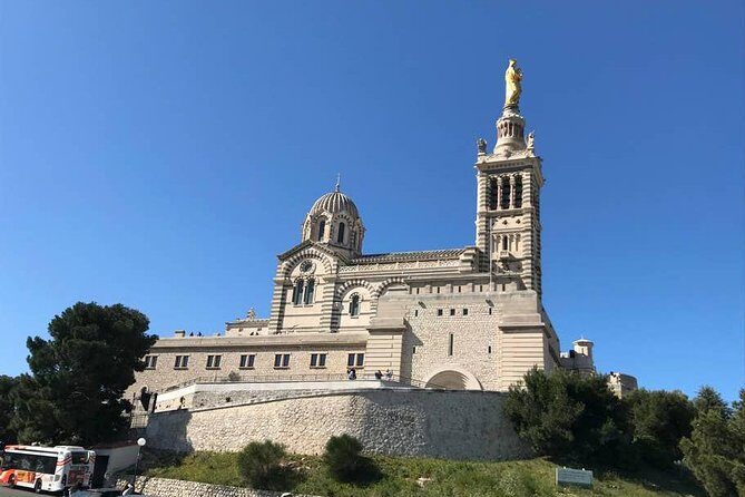Authentic visit of Marseille - Le Panier: oldest district energy, narrow streets, lots to notice