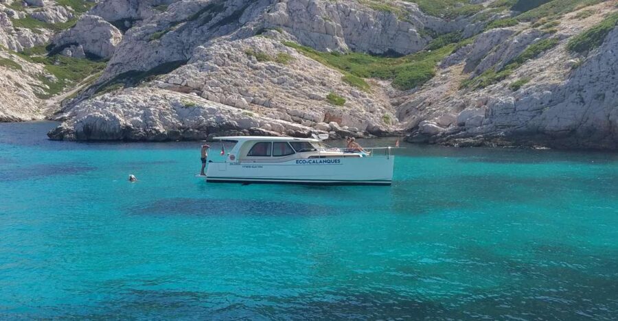 Cruise, Coffee and Swimming in the Calanques of Frioul - Frioul Archipelago swim time: masks, snorkels, and those clear coves