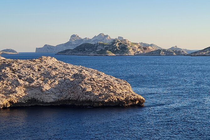 E-Bike Rental in Marseille with our brand new Virtual Guide !! - Full-day plan (8 hours): entire city, multiple coves, and time to rest