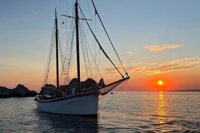Evening cruise at sunset - Marseille at Golden Hour: The 3.5-Hour Payoff
