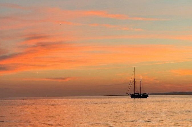 Evening cruise at sunset - Meeting Point at Mairie 13002: How Not to Lose Time
