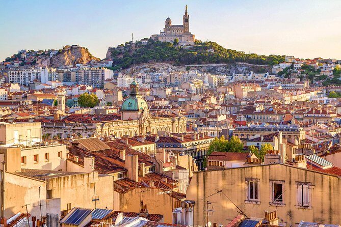 Explore Marseille in 90 minutes with a Local - Palais Longchamp: monuments, gardens, and canal-water storytelling