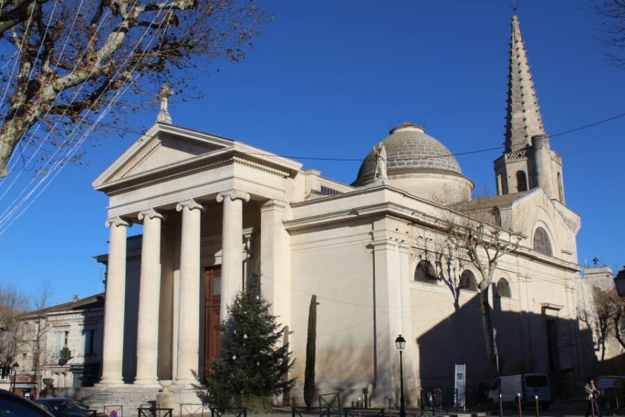 From Marseille: Arles, Les Baux & Saint-Rémy Full-Day Tour - Arles: Van Gogh Footsteps and Roman Heritage