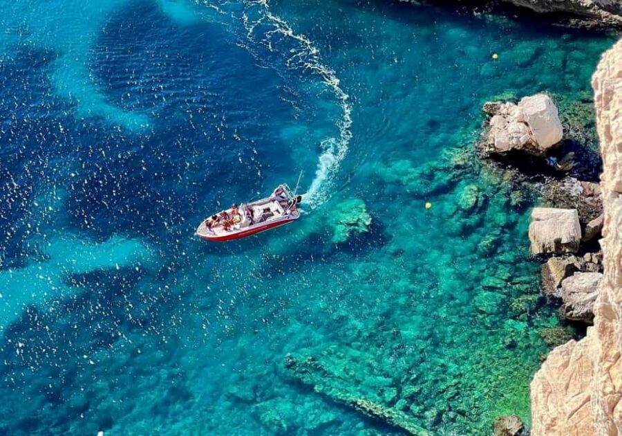 From Marseille: Iconic Calanques Boat Tour with Swimming - Blue Cave or En-Vau and Port Pin/Miou: what changes by departure