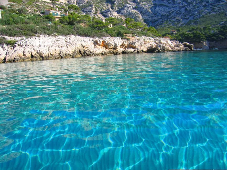 From Marseille: Iconic Calanques Boat Tour with Swimming - Snorkeling with wetsuits: small choice, big payoff