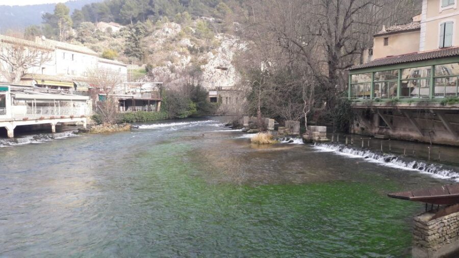 From Marseille: Luberon Market & Villages Full-Day Tour - Lunch break and local food: how to handle the no-food plan