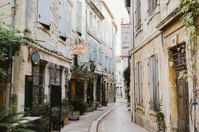 Les Baux de Provence : Wine day Tour : 7 hours - Transfers from Marseille: less hassle, more actual Provence time