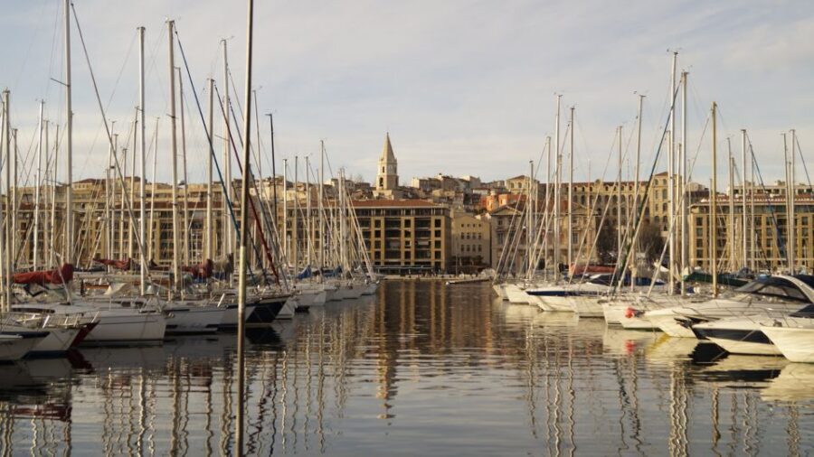 Marseille: Bookbinding experience in the Vieux Port - Who this Marseille bookbinding workshop is perfect for