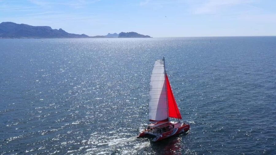 Marseille : Calanques Catamaran Cruise with Lunch & Wine - Morgiou and lunch: plancha, rosé, and the longest snorkeling window
