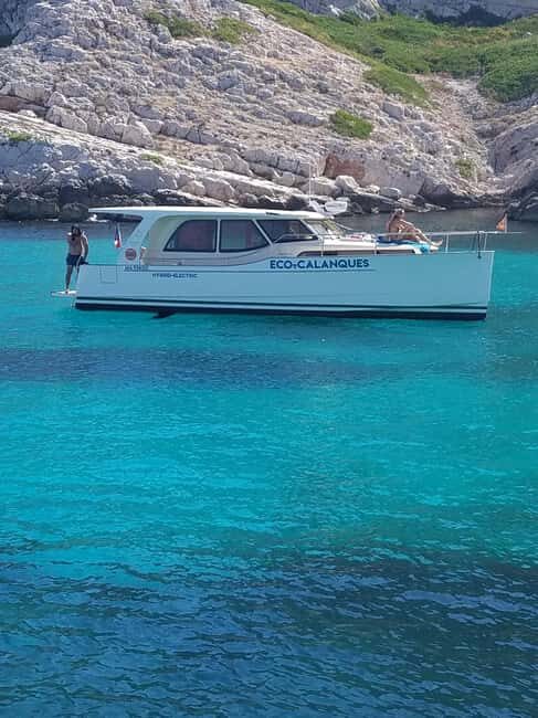 Marseille: Calanques National Park Boat Trip with Swimming - The quiet, small-group ride from the Old Port
