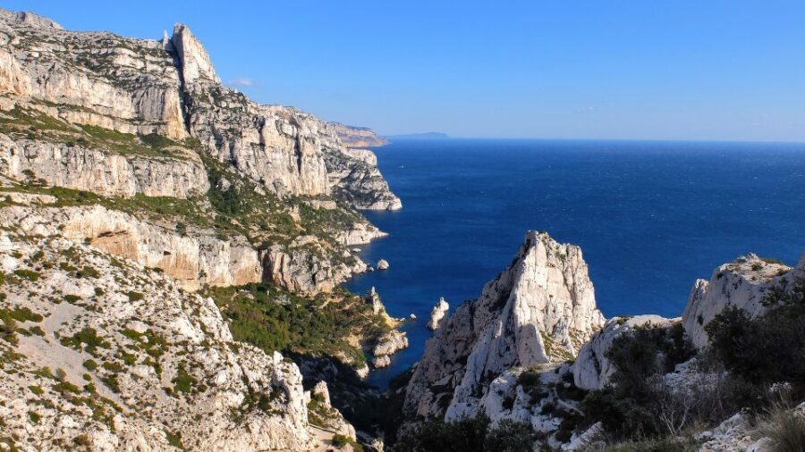 Marseille: Calanques National Park Guided Hike with Picnic - Panoramic viewpoints and photo stops: the fun part that still feels organized