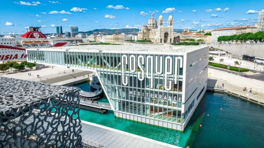 Marseille: Cosquer Cave Ticket & Panier District Audio Tour - The floating walkway and diving gear: the first big wow moment