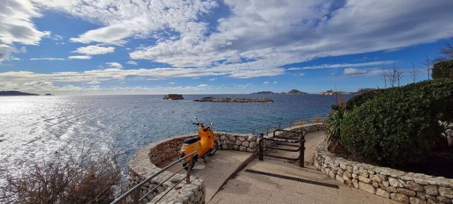 Marseille: Electric Motorcycle Rental with Smartphone Guide - Electric scooter + smartphone guide: why this works so well in Marseille