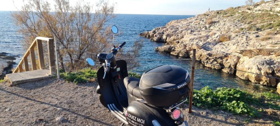 Marseille: Electric Motorcycle Rental with Smartphone Guide - MUCEM and Cosquer museum: modern Marseille along the water