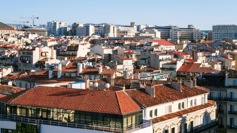 Marseille: Express Walk with a Local in 90 minutes - Palais Longchamp: a grand opening that sets the tone