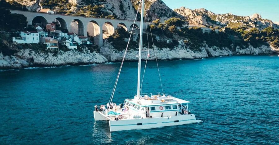 Marseille: Frioul Archipelago Catamaran Cruise with Lunch - The Cruise Out: A Smooth 1-Hour Ride Toward the Frioul Area