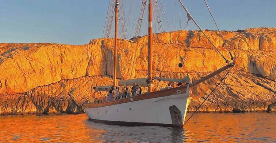 Marseille: Frioul Islands Sunset Cruise with Cocktail Dinner - Key moments that make this cruise worth it