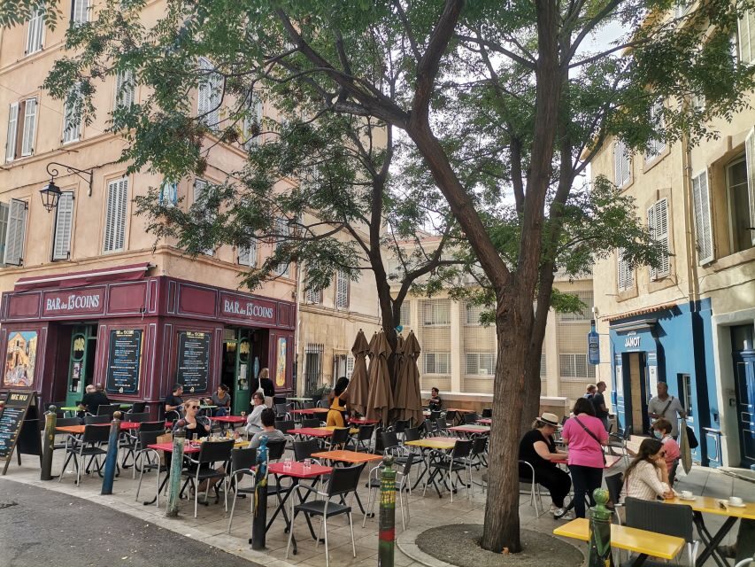 Marseille: Guided Pétanque Game with Local Aperitif - Maison de la boule in the Panier: where the game starts to make sense