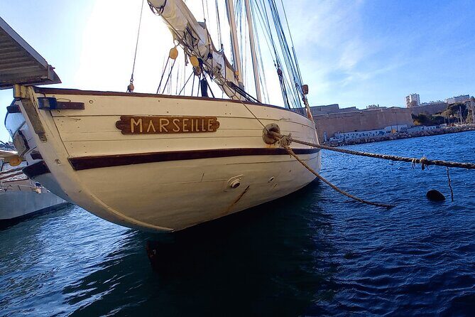 Marseille Guided Tour for 4 Hours with a Bilingual Local Guide - A small-group Marseille walk that starts at La Major and ends at Vieux-Port