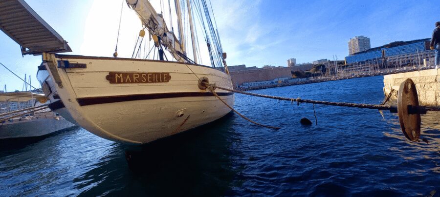 Marseille: Half-Day City Highlights Guided Walking Tour - Le Panier and Hôtel de Ville: the city’s personality in walking distance