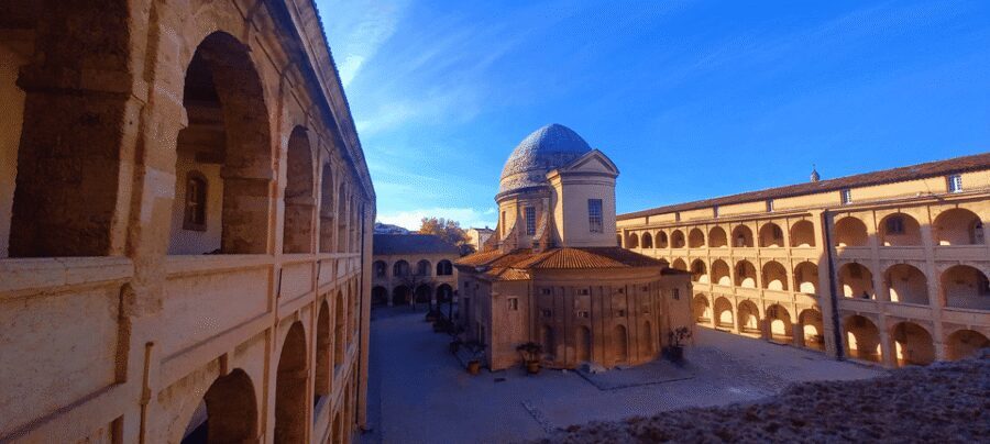 Marseille: Half-Day City Highlights Guided Walking Tour - Palais du Pharo and Saint Victor: finishing with a sense of place