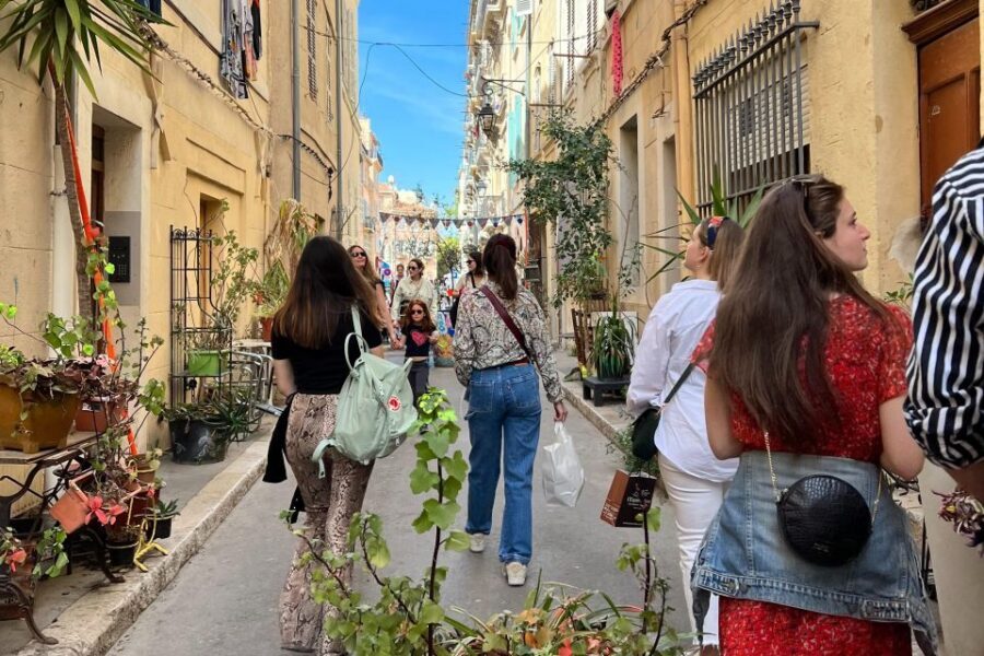 Marseille: No-Diet Club Local Food Tasting and Walking Tour - Markets and store stops: Les Grande Halles and produce browsing