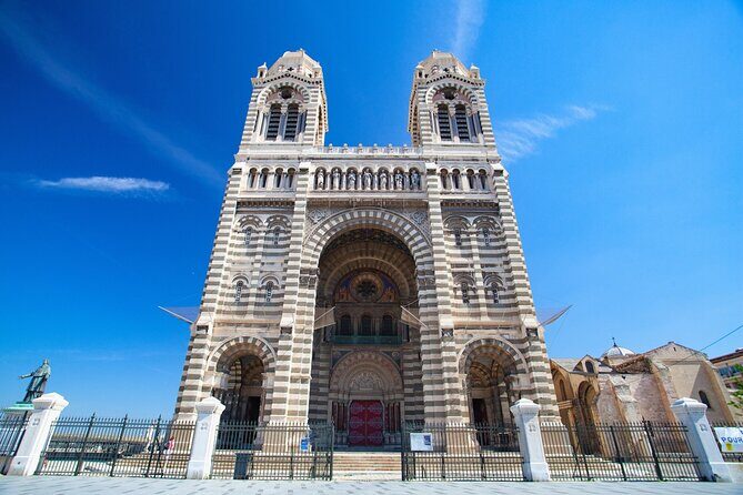 Marseille Old Town Exploration Game and Tour - Cathedrale de la Major: a compact mission at a national monument