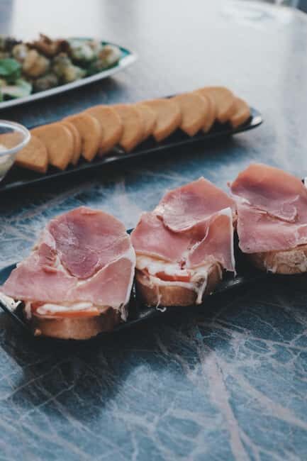 Marseille : Old Town Food Tour by Food Lover Tour - A Lesser-Known Snack Stop: The Kind of Place You’d Miss Alone