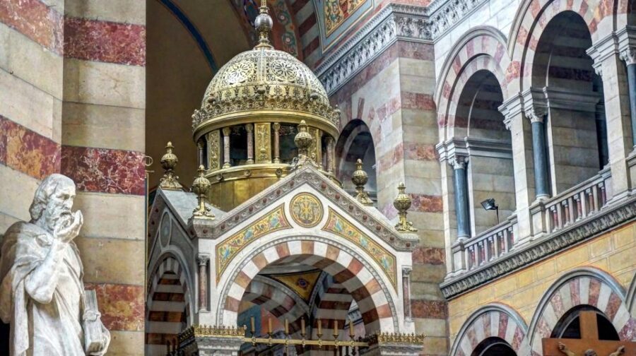 Marseille : Panier & Notre-Dame de la Garde Half-day tour - Starting at Hôtel de Ville: the fast orientation you’ll actually use