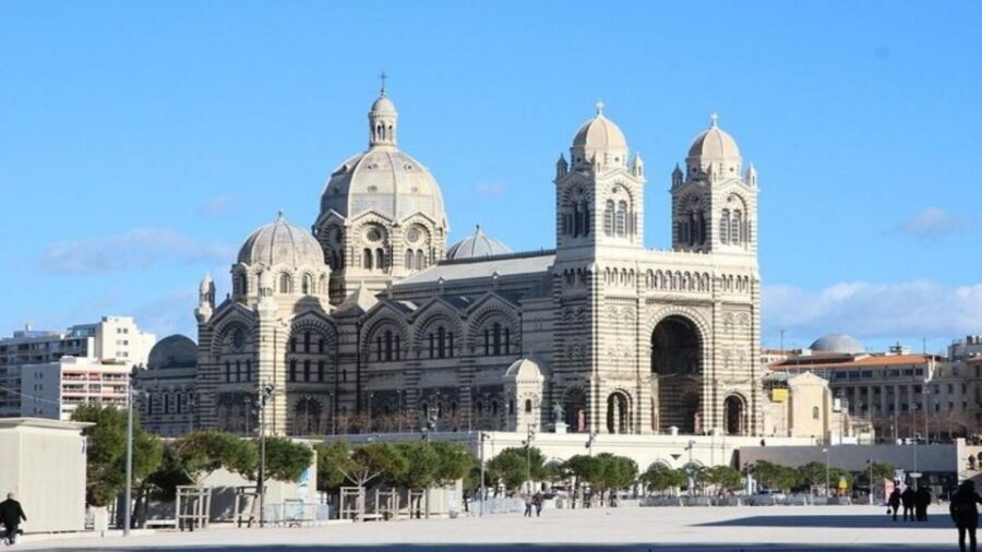 Marseille : Private Custom Tour with a Local Guide - Anse de la Fausse Monnaie: the calm contrast and the best sea-air breaks