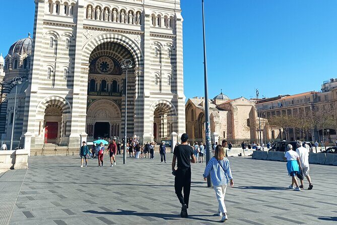 Marseille Private Tour - Stop 4: Le Vieux Port (1 hour free time)