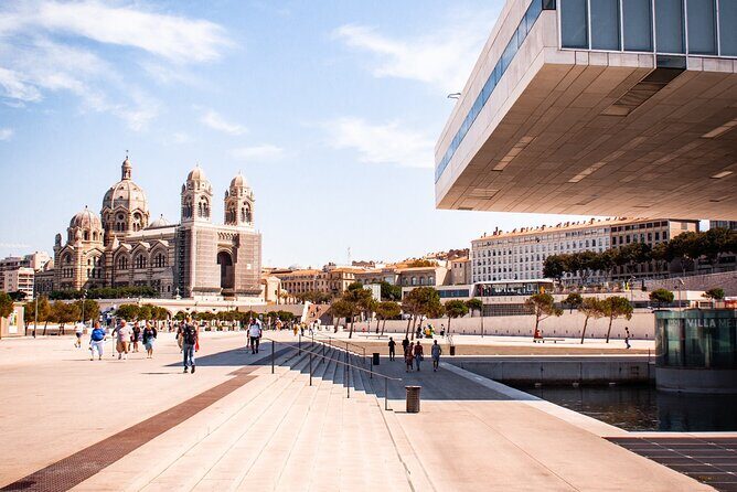 Marseille Scavenger Hunt and Sights Self-Guided Tour - Stop 1: Hotel de Ville de Marseille as your game launchpad