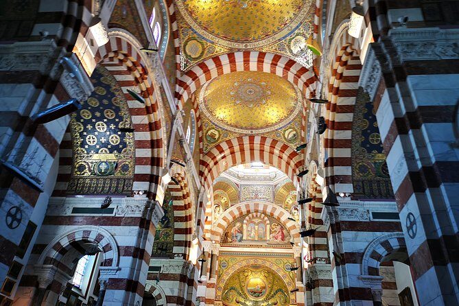 Marseille Shore Excursion: City Sightseeing Tour of Marseille - Guides, group size, and how the day can speed up