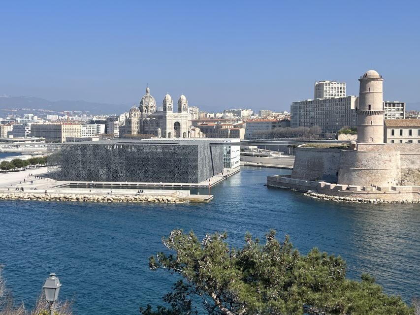 Marseille: Sightseeing E-Bike Tour - Through Le Panier and Place Bargemon: the old town you can actually cover