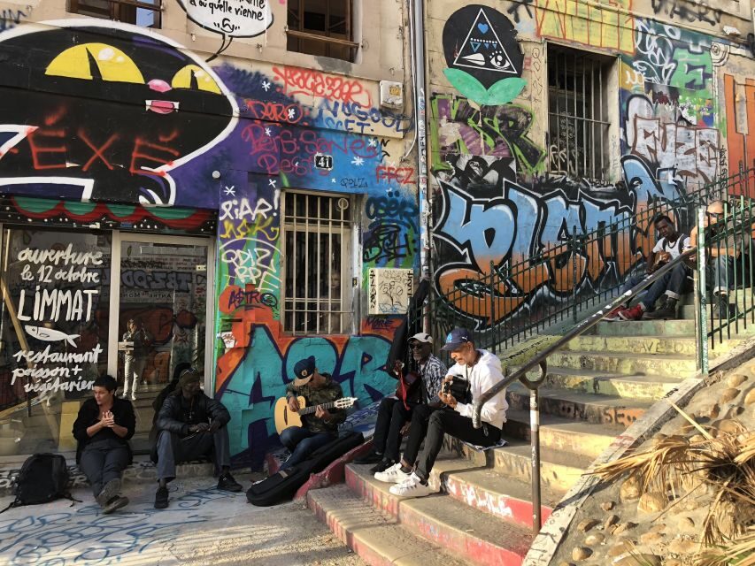 Marseille: Street Art Walking Tour and Local Drink - Cours Julien: Giant Frescoes, 1980s Urban Art Roots, and a Street-Scene History