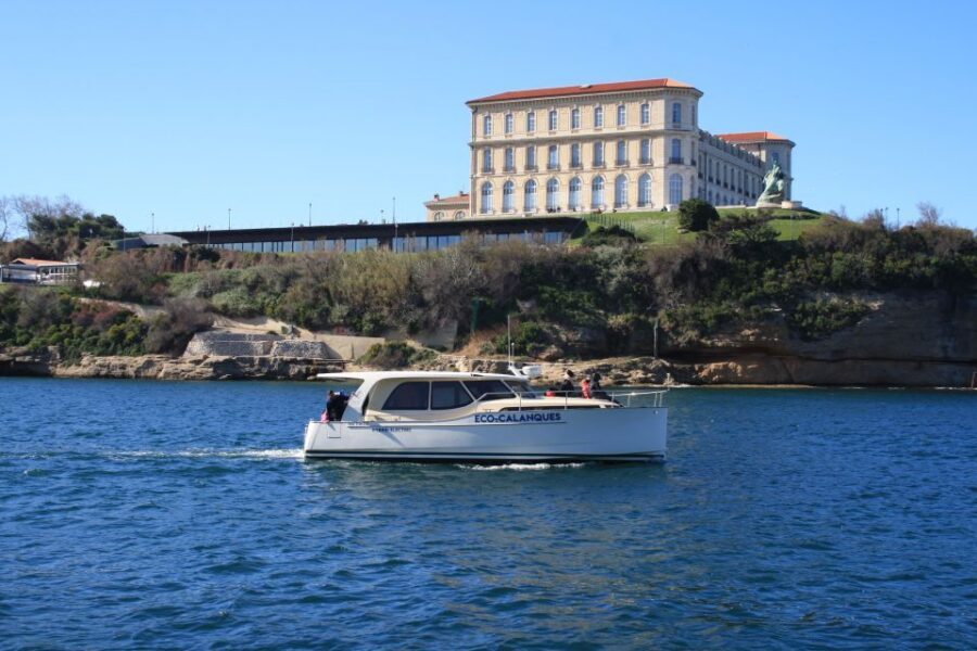Marseille: Sunset Boat Cruise with Dinner and Drinks - Where You Start: Old Port to Frioul, Without the Hassle