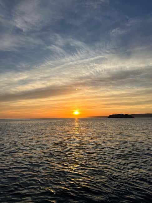 Marseille: Sunset catamaran cruise, buffet & drinks - The Frioul Archipelago + calanques: what you actually see