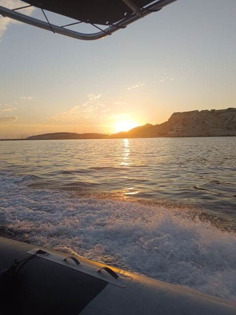 Marseille: Sunset Frioul Archipelago Boat Cruise - On-board comfort for a 3-hour sunset cruise