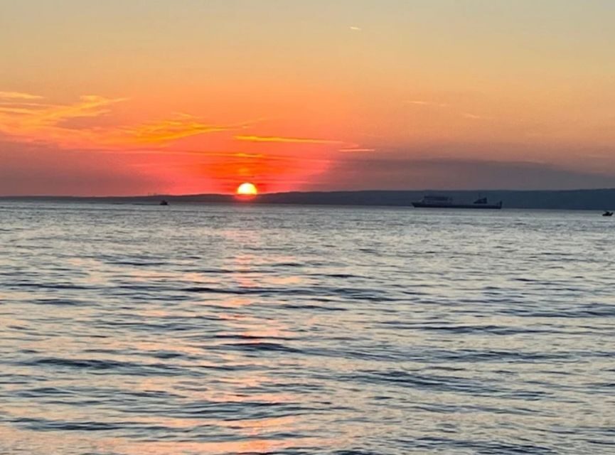 Marseille: Sunset Frioul Archipelago Boat Cruise - Sunset and the calm-water moment: the best part you should protect