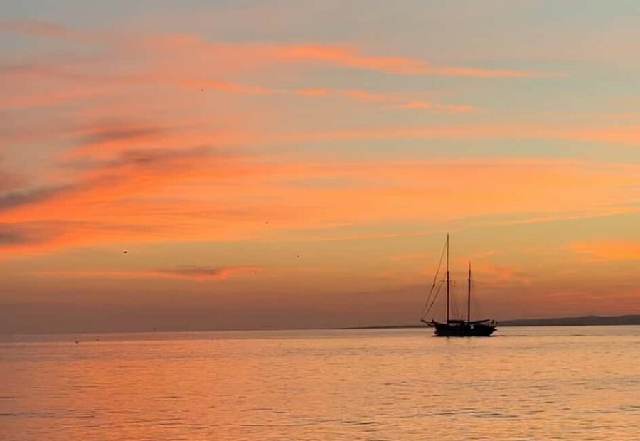 Marseille: Sunset Sailing Cruise with Dinner and Drinks - Price and Value: Is $77 Worth It?