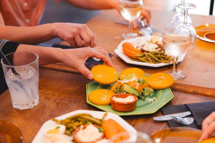 Marseille: Walking Food Tour with Full Meal - Guide style is the difference between good and great