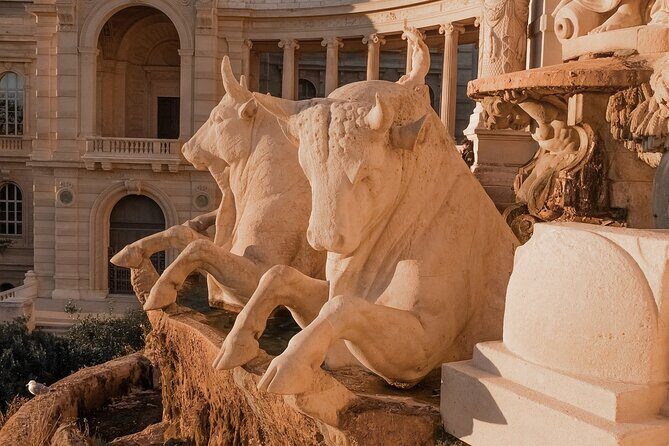 Marseille Walking Tour: Explore Top Sights & Hidden Gems - Start Point at Métro Vieux Port Marseille: Getting Oriented Fast