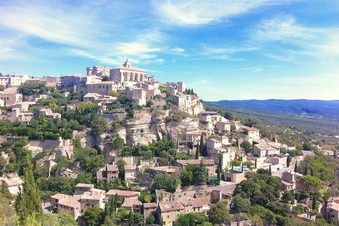 Picturesque Luberon - From MARSEILLE - Stop 4: Gordes on Tuesday (or a Photo Stop Any Other Day)