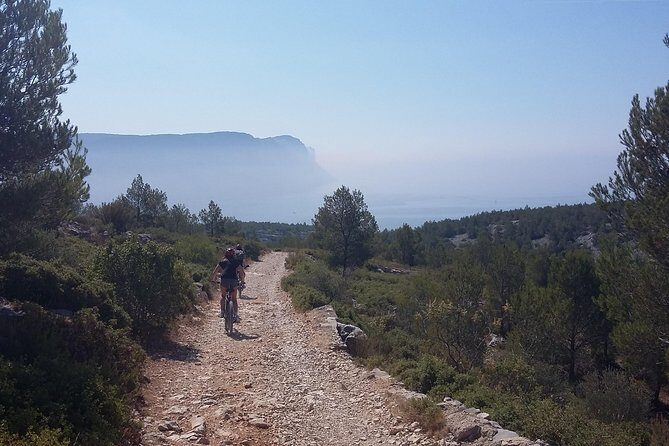 Private ebike tour to Calanques or city - Cassis to the Calanques: what you’re really signing up for