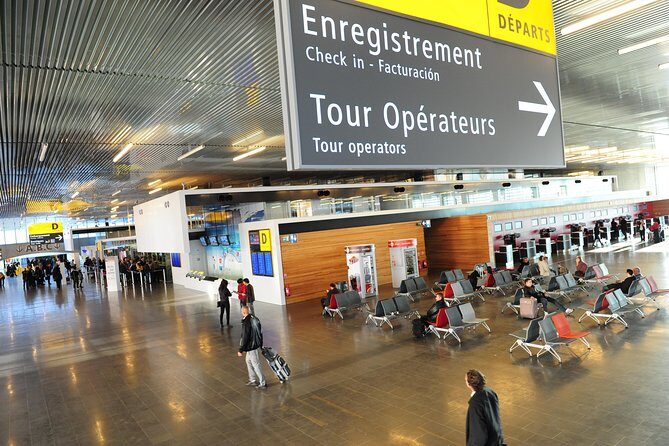 Private Transfer from Marseille Airport to Avignon - How the Marseille Airport Meet-and-Greet Keeps Your Trip Moving
