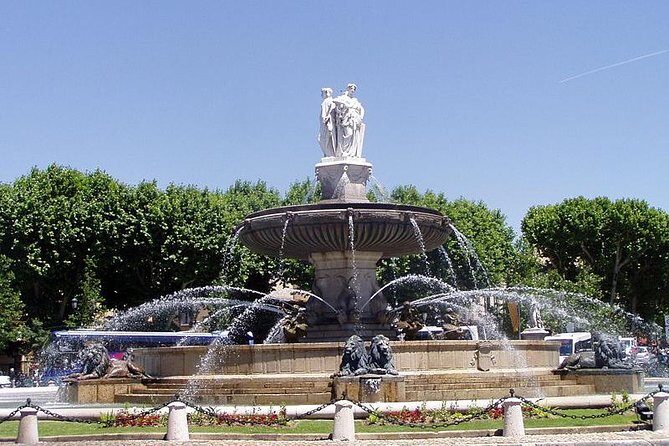 Private Transfer: Marseille Airport to / from Aix-en-Provence (and vicinity) - Finding Your Driver: Clear Sign, Fast Updates, and Luggage Help