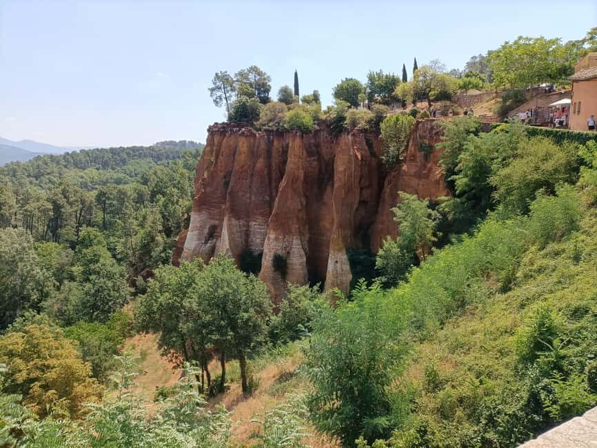 The most beautiful villages of Luberon - Gordes: how a 20-minute photo stop becomes real medieval atmosphere