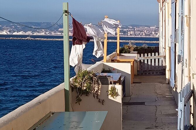 The Urban Hike of Marseille - Malmousque to Notre-Dame de la Garde: Greek Accents and a 360° Payoff