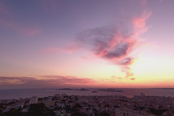 The Urban Hike of Marseille - Practical Stuff: Timing, Shoes, Water Points, and Pacing