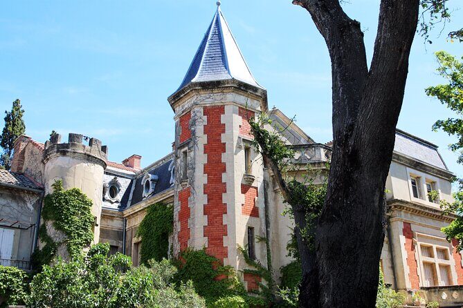 Two intensive days discover exceptional wines of the Rhône valley - Avignon’s UNESCO sights: Palais des Papes and Pont d’Avignon